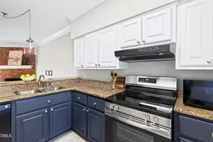 1404 Governors Ct, Raleigh, NC 27604 - Photo 6