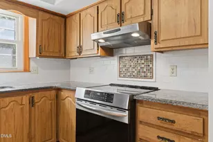 1200 Boxwood Ln, Apex, NC 27502 - Photo 14