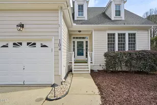 104 Hillspring Ln, Holly Springs, NC 27540 - Photo 4