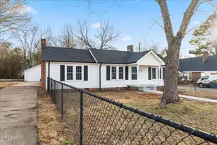 719 Center Ave, Burlington, NC 27215 - Photo 2