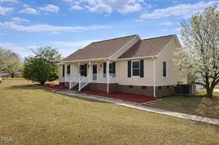 54 Lynn Ln, Selma, NC 27576 - Photo 2