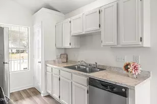 5213 Pronghorn Ln, Raleigh, NC 27610 - Photo 12