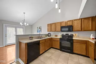 16 Crystal Oaks Ct, Durham, NC 27707 - Photo 4