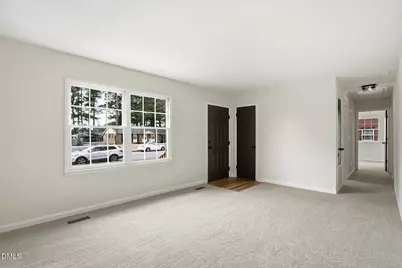 1120 W Pope Street, Benson, NC 27504 - Photo 8