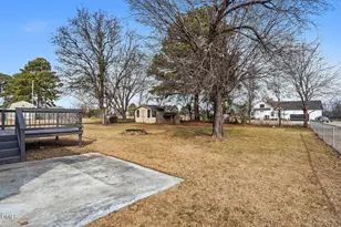 1120 W Pope St, Benson, NC 27504 - Photo 28