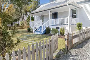 314 W Queen St, Hillsborough, NC 27278 - Photo 2