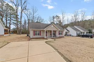 132 Brook Pl, Smithfield, NC 27577 - Photo 2