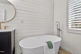 829 Sandlewood Dr, Durham, NC 27712 - Photo 22