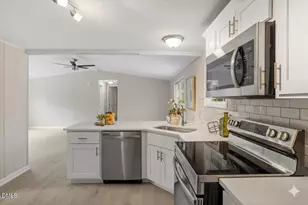 121 Countrywood Dr, Fuquay Varina, NC 27526 - Photo 4