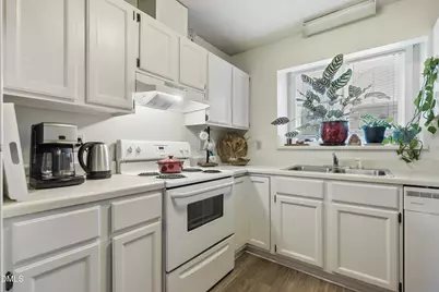 127 Essex Drive, Chapel Hill, NC 27514 - Photo 6
