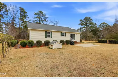 525 W Edwards Street, Princeton, NC 27569 - Photo 8