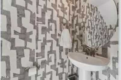 110 Byrum Street #104, Cary, NC 27511 - Photo 8