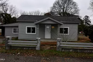 405 E Cole St, Dunn, NC 28334 - Photo 2