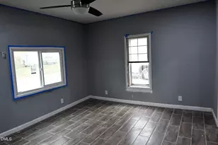 405 E Cole St, Dunn, NC 28334 - Photo 4