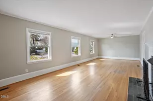 606 W Harnett St, Benson, NC 27504 - Photo 8