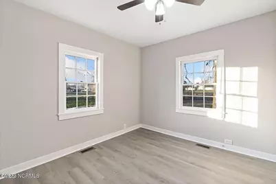 51 E Carroll Street, Turkey, NC 28393 - Photo 4