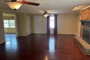 111 Colonial Dr, Clinton, NC 28328 - Photo 6