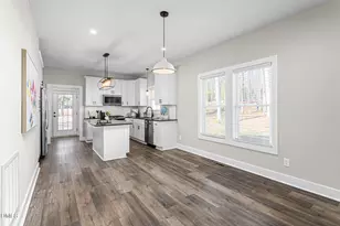 608 E Oakwood St, Mebane, NC 27302 - Photo 8