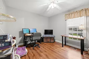 101 Hedgerow Ct, Cary, NC 27513 - Photo 16