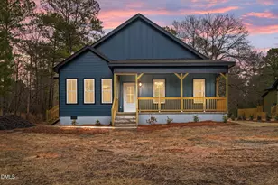 147 Creek Bend Dr, Vass, NC 28394 - Photo 2
