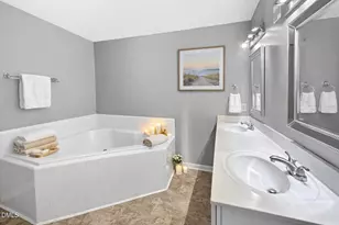 8221 Hempshire Pl, Raleigh, NC 27613 - Photo 16