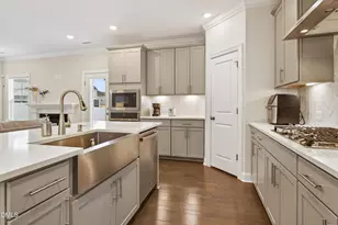 318 Ber Creek Dr, Fuquay Varina, NC 27526 - Photo 6