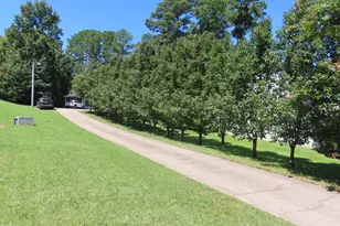 64 N Sussex Dr, Smithfield, NC 27577 - Photo 4