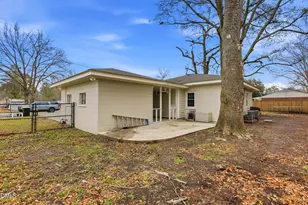 202 E North St, Fremont, NC 27830 - Photo 18