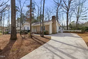 828 Valerie Dr, Raleigh, NC 27606 - Photo 2