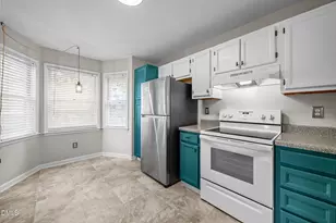 404 Broad Leaf Cir, Raleigh, NC 27613 - Photo 4