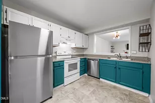 404 Broad Leaf Cir, Raleigh, NC 27613 - Photo 6