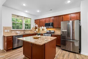 728 Blossom Bay Ln, Apex, NC 27523 - Photo 4