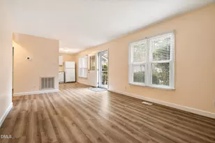 121 Westview Dr, Carrboro, NC 27510 - Photo 2