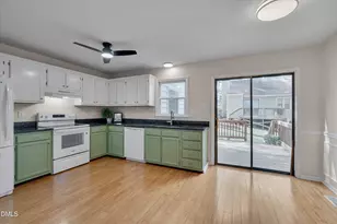 6528 Hearthstone Dr E, Raleigh, NC 27615 - Photo 10