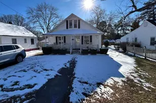 419 Oak St, Henderson, NC 27536 - Photo 2