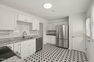 407 Hickory Dr, Chapel Hill, NC 27517 - Photo 8