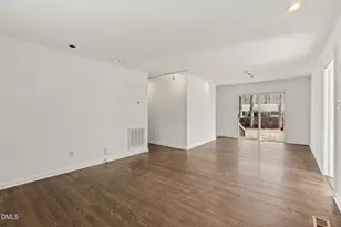 407 Hickory Dr, Chapel Hill, NC 27517 - Photo 4