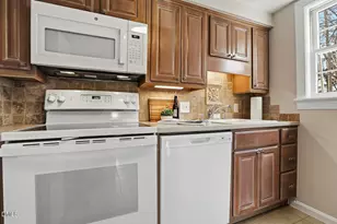 933 St Marys St, Raleigh, NC 27605 - Photo 14