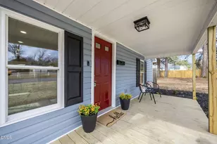 303 Graves St, Selma, NC 27576 - Photo 6