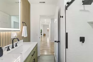 604 Oak St, Fuquay-Varina, NC 27526 - Photo 18