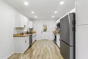 604 Oak St, Fuquay-Varina, NC 27526 - Photo 10