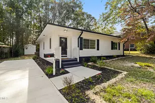 604 Oak St, Fuquay-Varina, NC 27526 - Photo 1