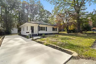 604 Oak St, Fuquay-Varina, NC 27526 - Photo 2