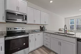 389 Channel Drop Dr, Clayton, NC 27520 - Photo 10