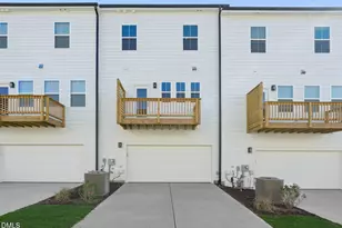 1050 Zelkova Ln, Chapel Hill, NC 27517 - Photo 2