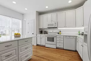 102 Brush Stream Dr, Cary, NC 27511 - Photo 6