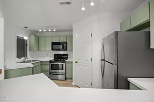 1000 Brighthurst Dr, Raleigh, NC 27605 - Photo 8