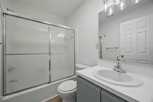 1000 Brighthurst Dr, Raleigh, NC 27605 - Photo 26