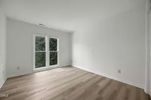 1000 Brighthurst Dr, Raleigh, NC 27605 - Photo 24