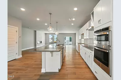 1242 Coach Station Alley #201, Raleigh, NC 27601 - Photo 4